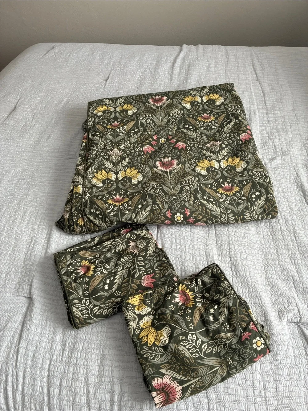 Ikea Karrdunort Floral Print Cotton Duvet Cover and Shams Queen